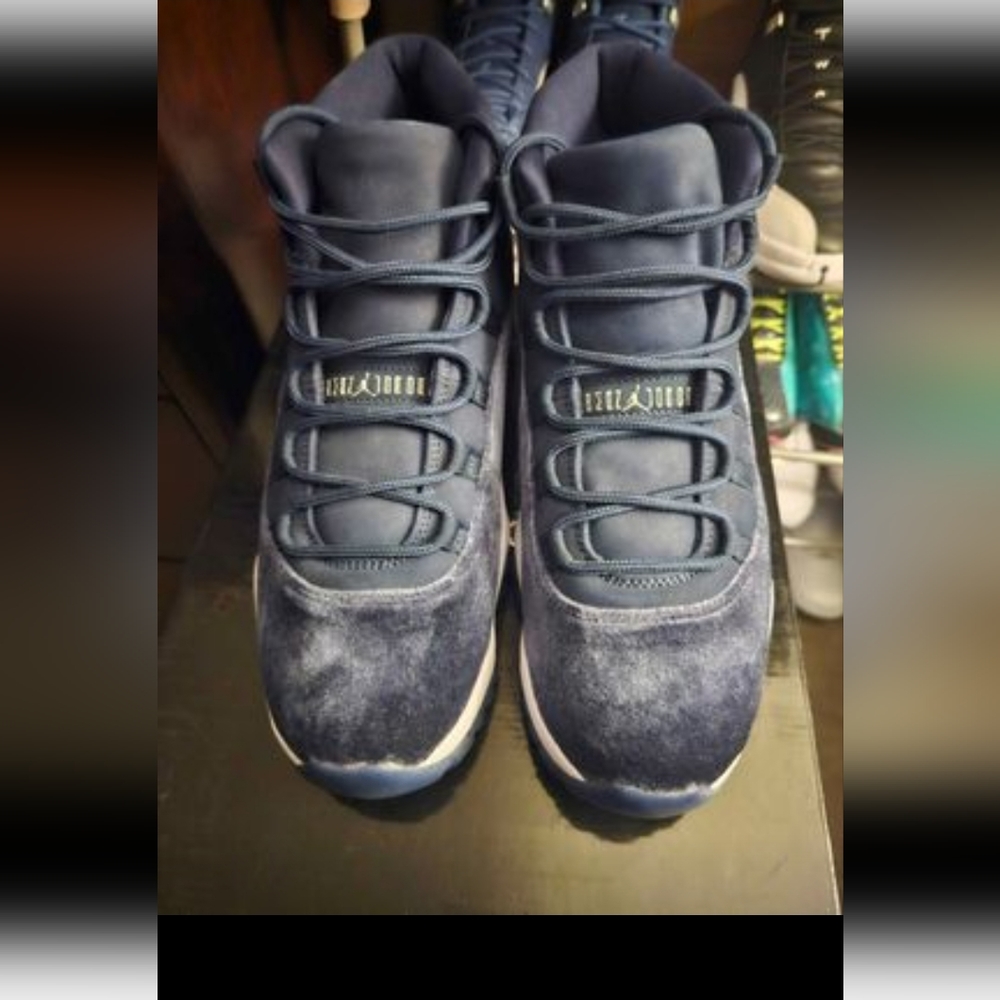 Jordan 11 blue velvet